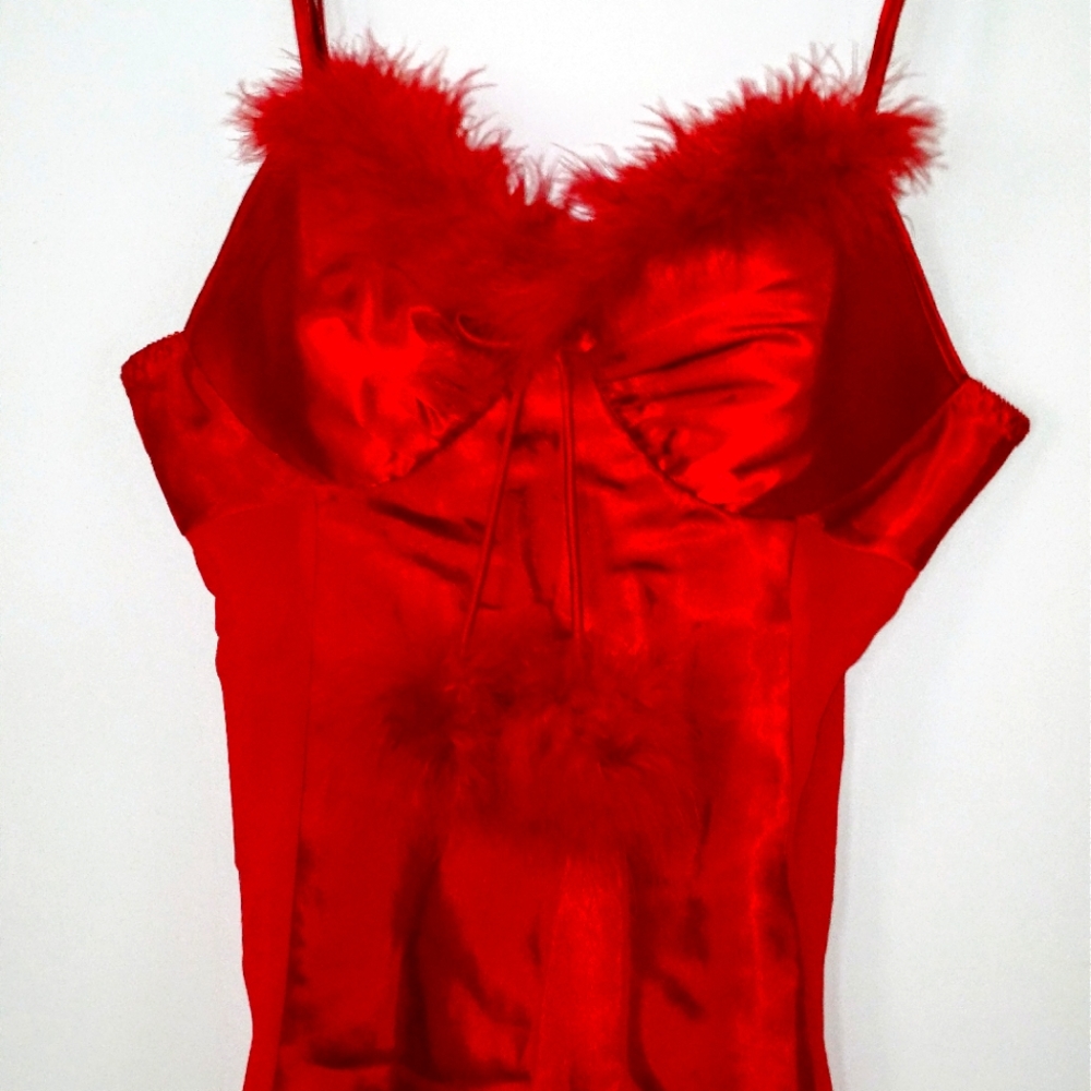 New Red Silky pyjama set with faux fur, size M